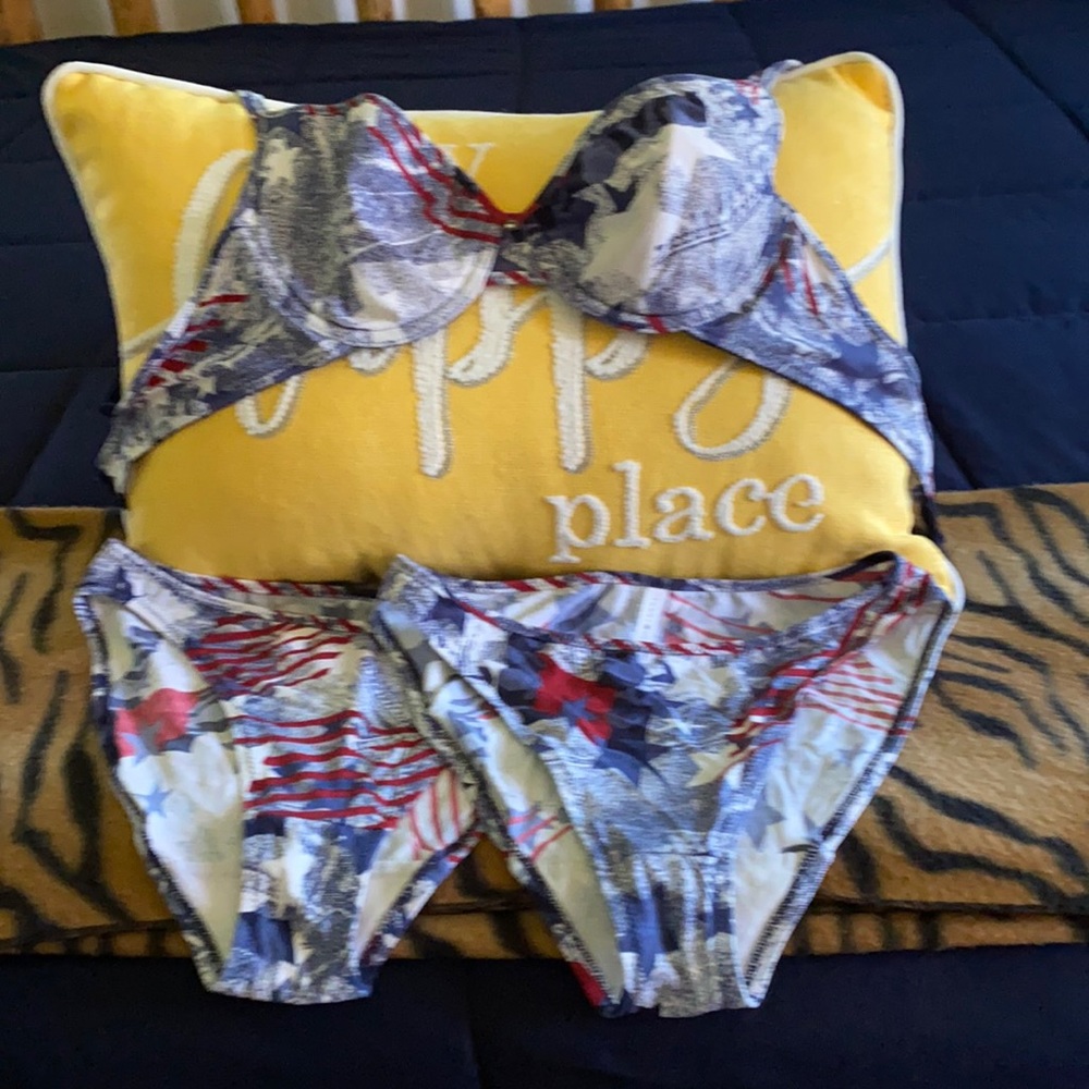 Very vintage Hilfiger bra and two bikini panties